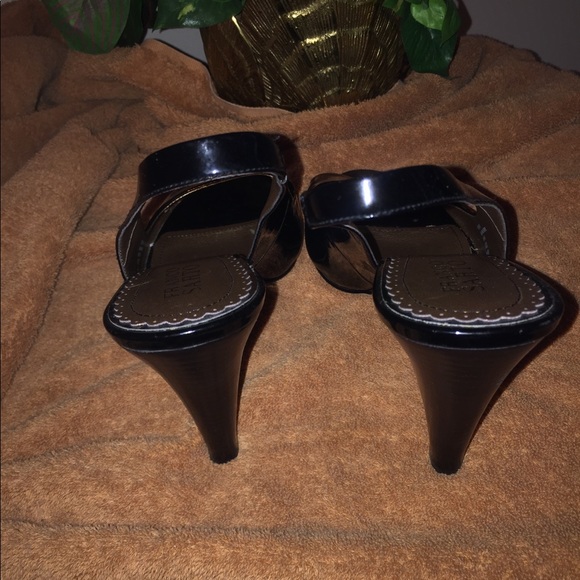 Black Peep Toe Heels👠. EUC♥️ - Picture 4 of 5